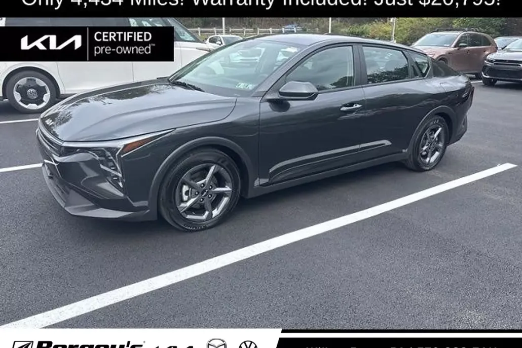 2025 Kia K4 LXS photo 1