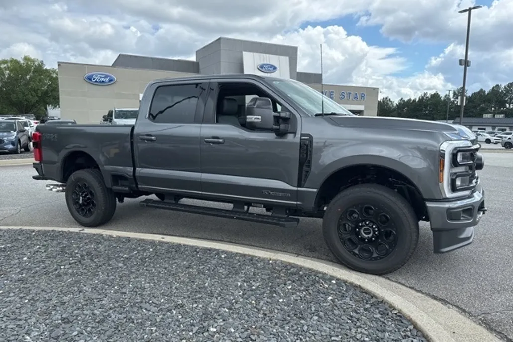 2025 Ford F-350 photo 1