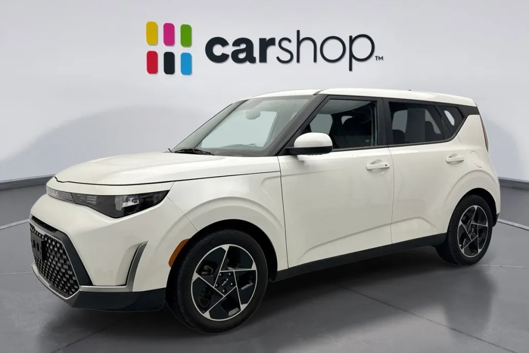 2023 Kia Soul EX photo 1