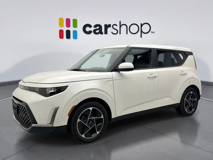 2023 Kia Soul EX photo 1