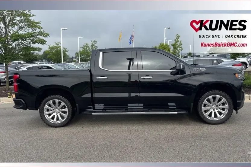 2022 Chevrolet Silverado 1500 High Country photo 1