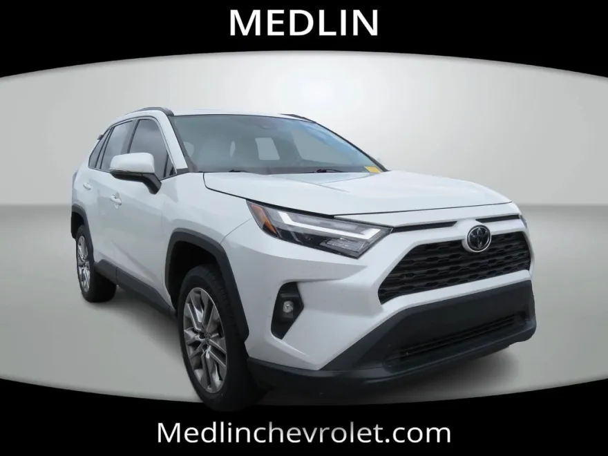 2023 Toyota RAV4 XLE Premium photo 1