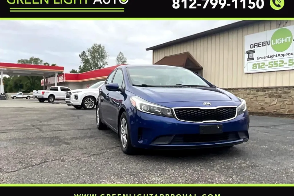 2017 Kia Forte LX Base photo 1