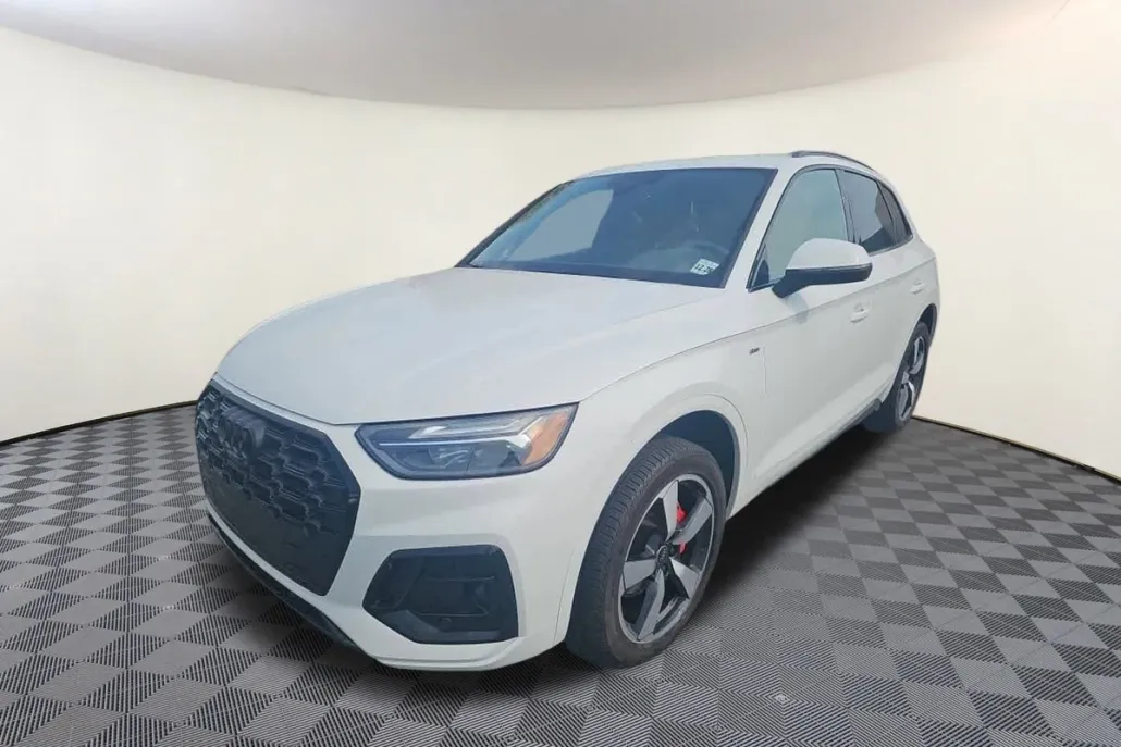 2024 Audi Q5 S line Premium Plus photo 1