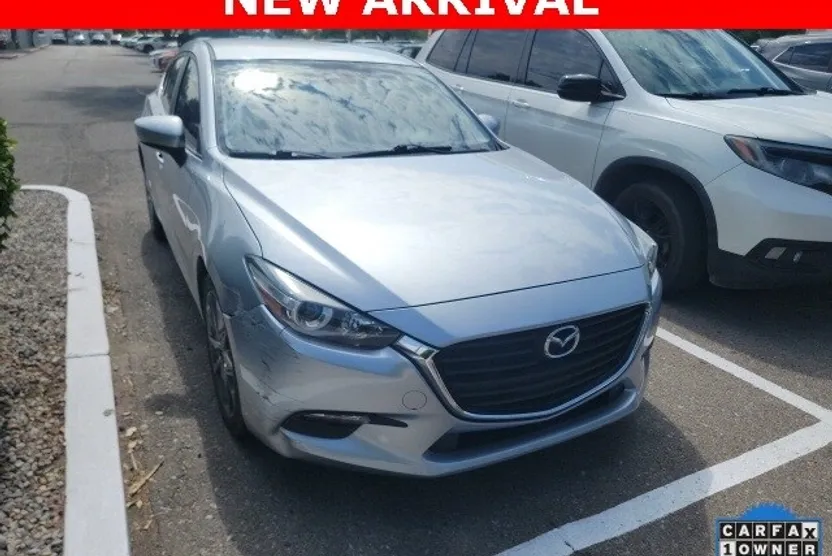 2018 Mazda Mazda3 Touring photo 1