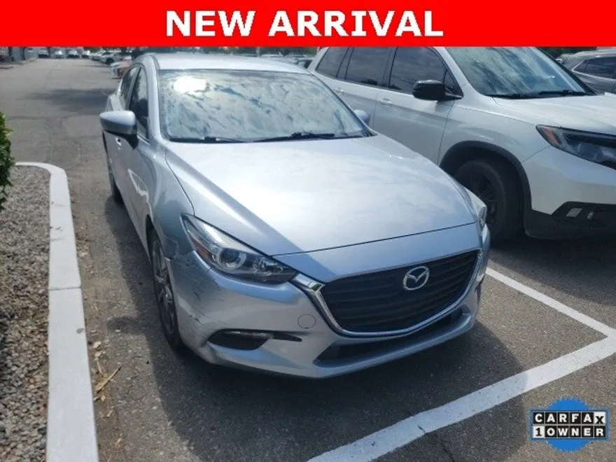 2018 Mazda Mazda3 Touring photo 1
