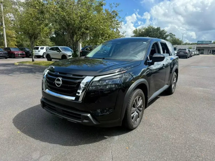 2025 Nissan Pathfinder S photo 1