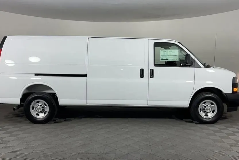 2025 Chevrolet Express Cargo 2500 photo 1