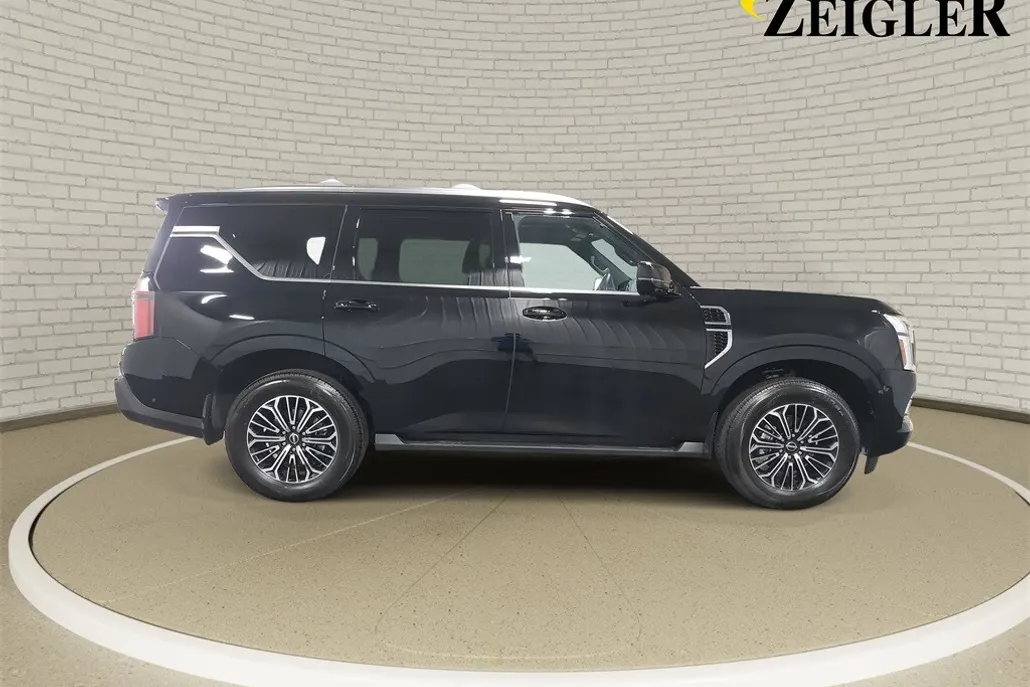 2025 Nissan Armada Platinum photo 1