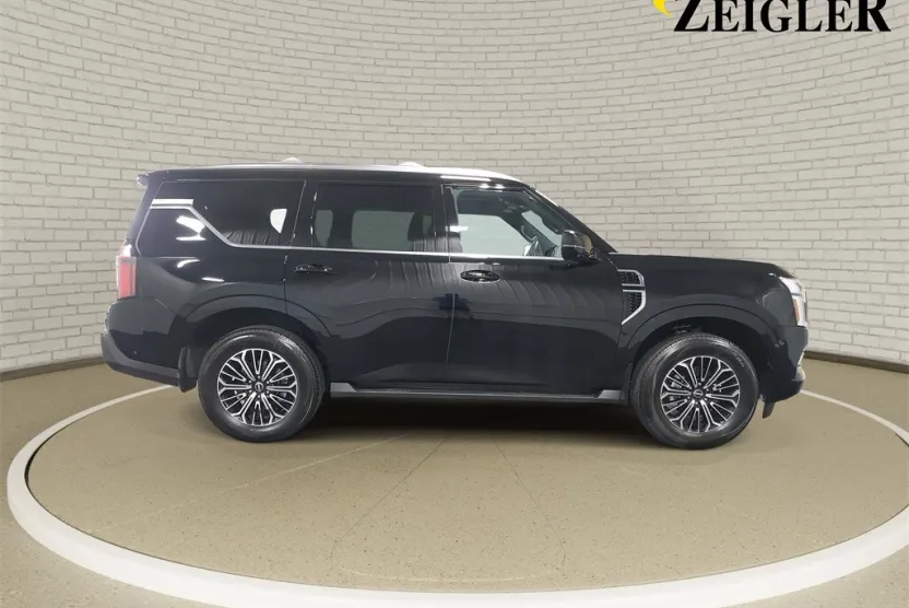 2025 Nissan Armada Platinum photo 1
