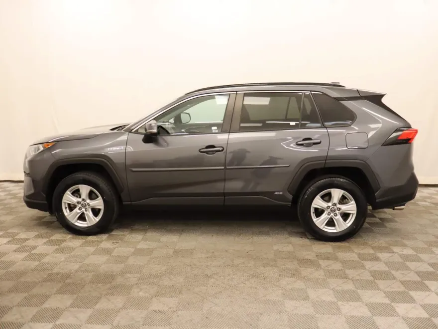 2020 Toyota RAV4 Hybrid XLE photo 1