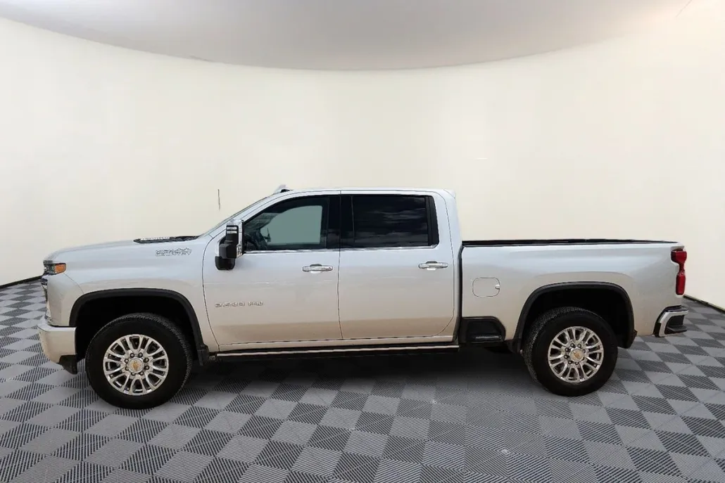 2023 Chevrolet Silverado 2500HD High Country photo 1