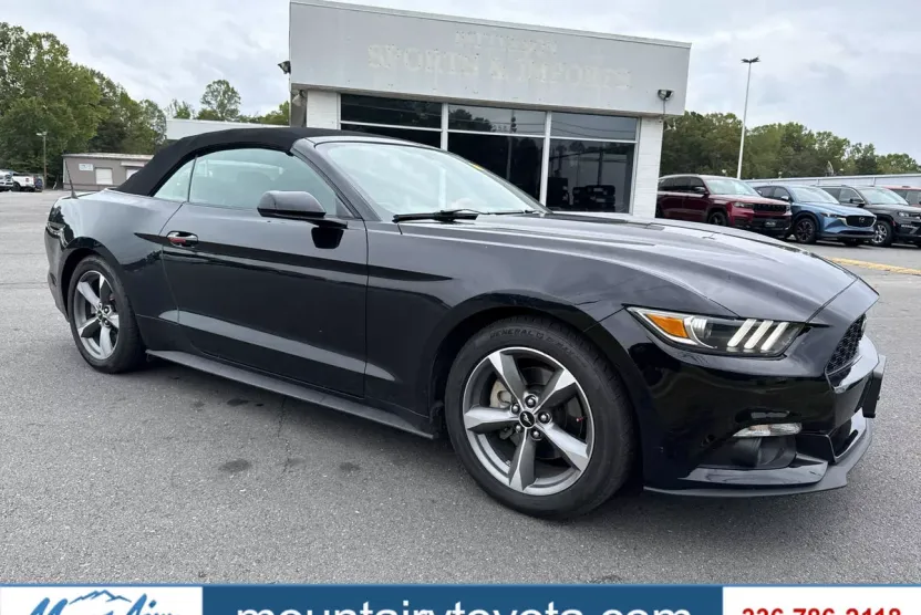 2015 Ford Mustang V6 Convertible photo 1