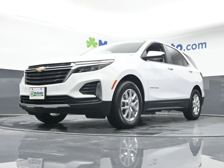 2023 Chevrolet Equinox LT photo 1