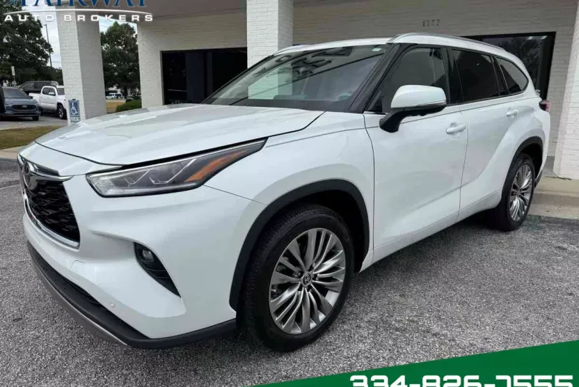 2023 Toyota Highlander Platinum photo 1