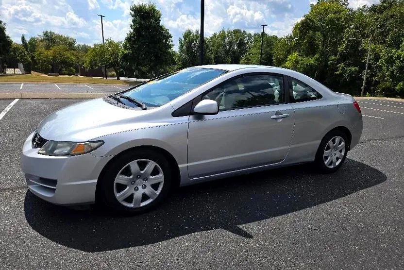 2009 Honda Civic LX photo 1