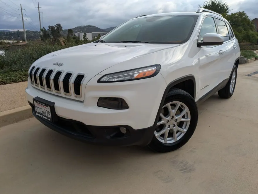 2015 Jeep Cherokee Latitude Sport photo 1