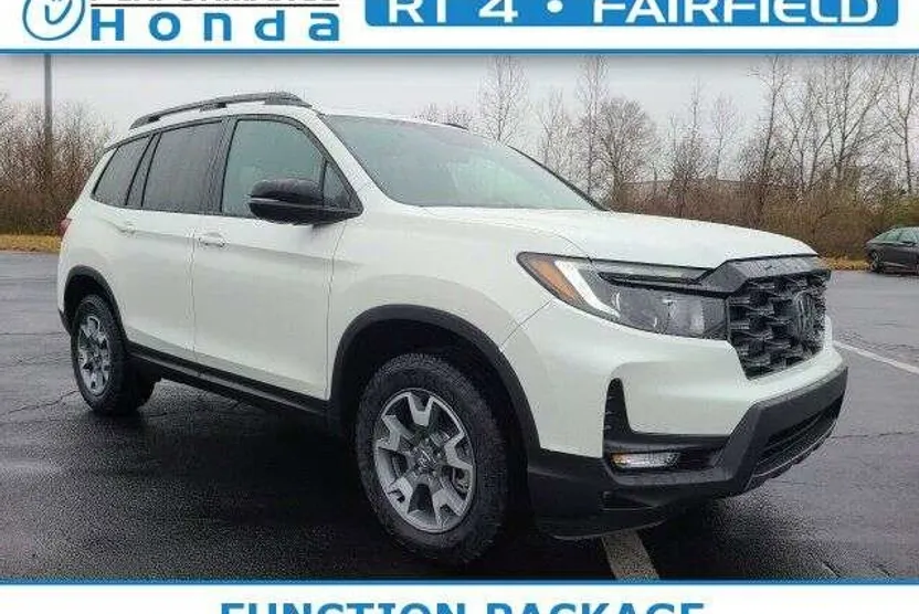 2023 Honda Passport TrailSport photo 1