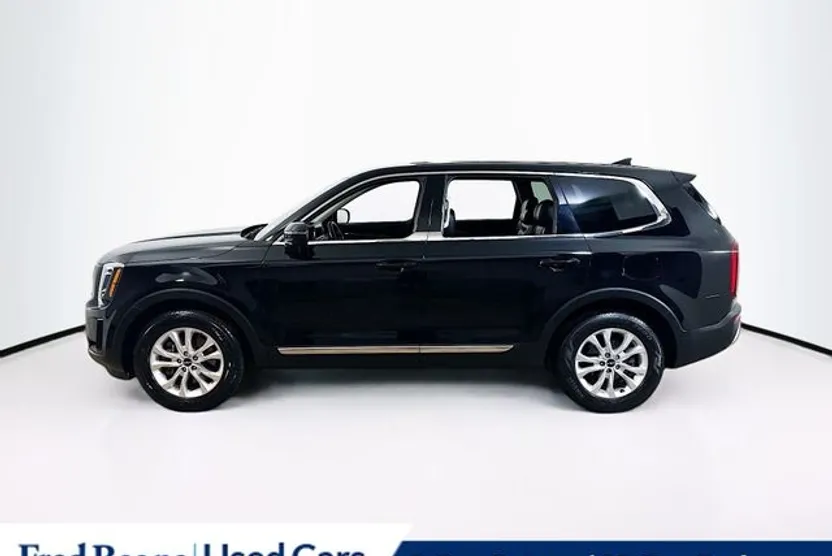2022 Kia Telluride LX photo 1