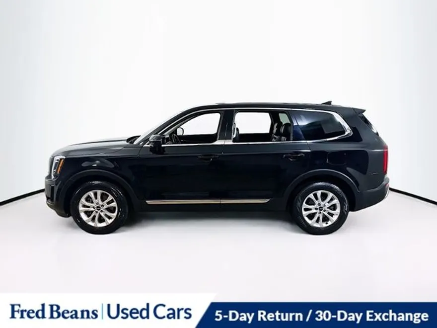 2022 Kia Telluride LX photo 1
