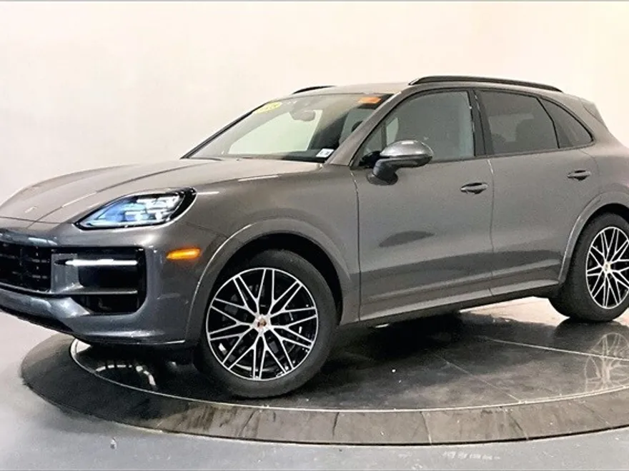 2025 Porsche Cayenne photo 1