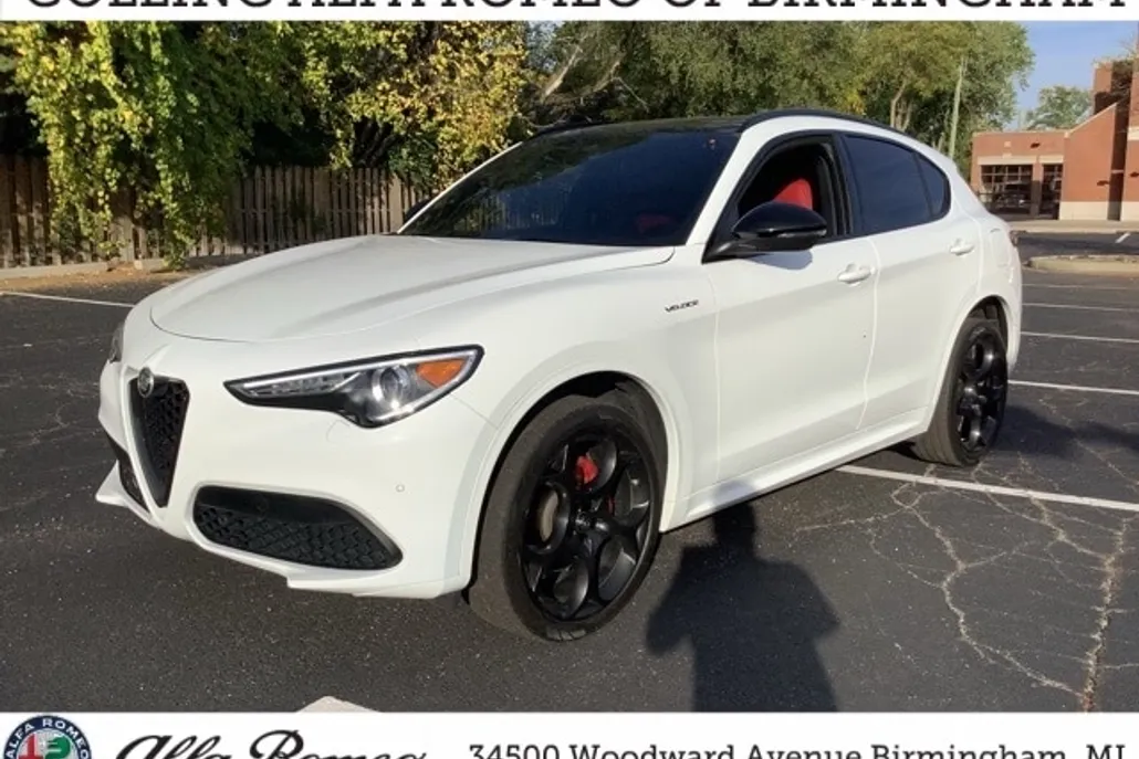2023 Alfa Romeo Stelvio Ti photo 1