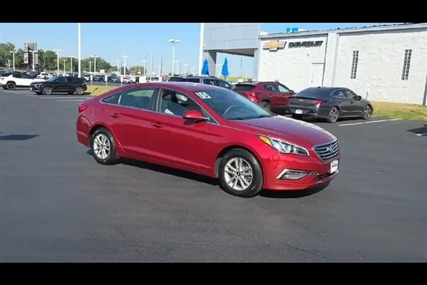 2015 Hyundai Sonata SE photo 1