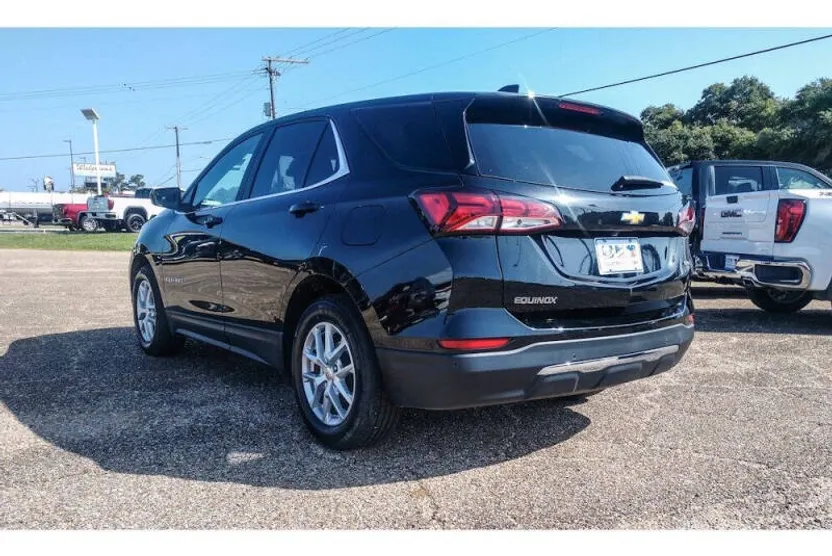 2024 Chevrolet Equinox photo 1