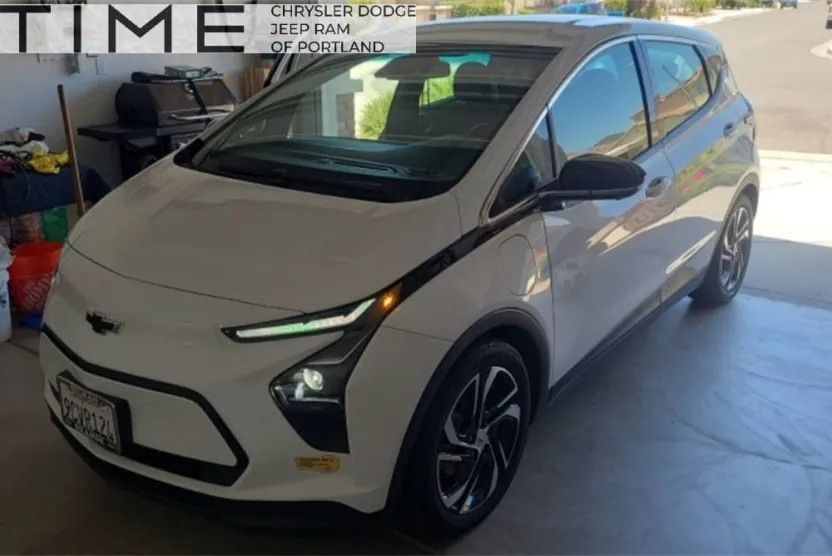 2022 Chevrolet Bolt EV 2LT photo 1