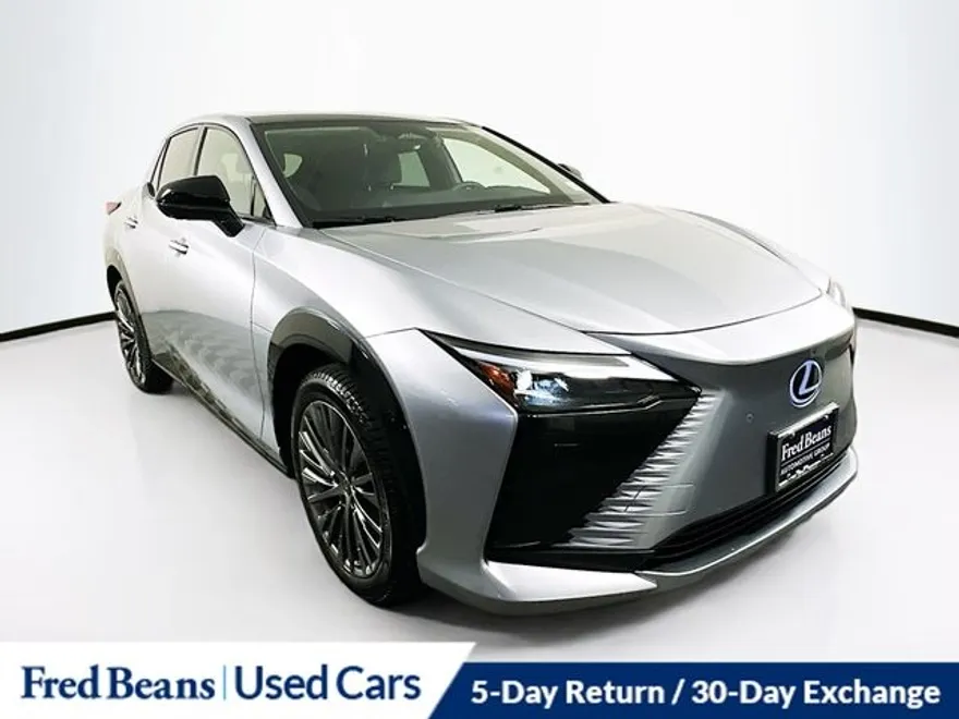 2023 Lexus RZ 450e Luxury photo 1