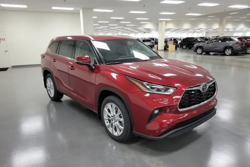 2025 Toyota Highlander Limited photo 1
