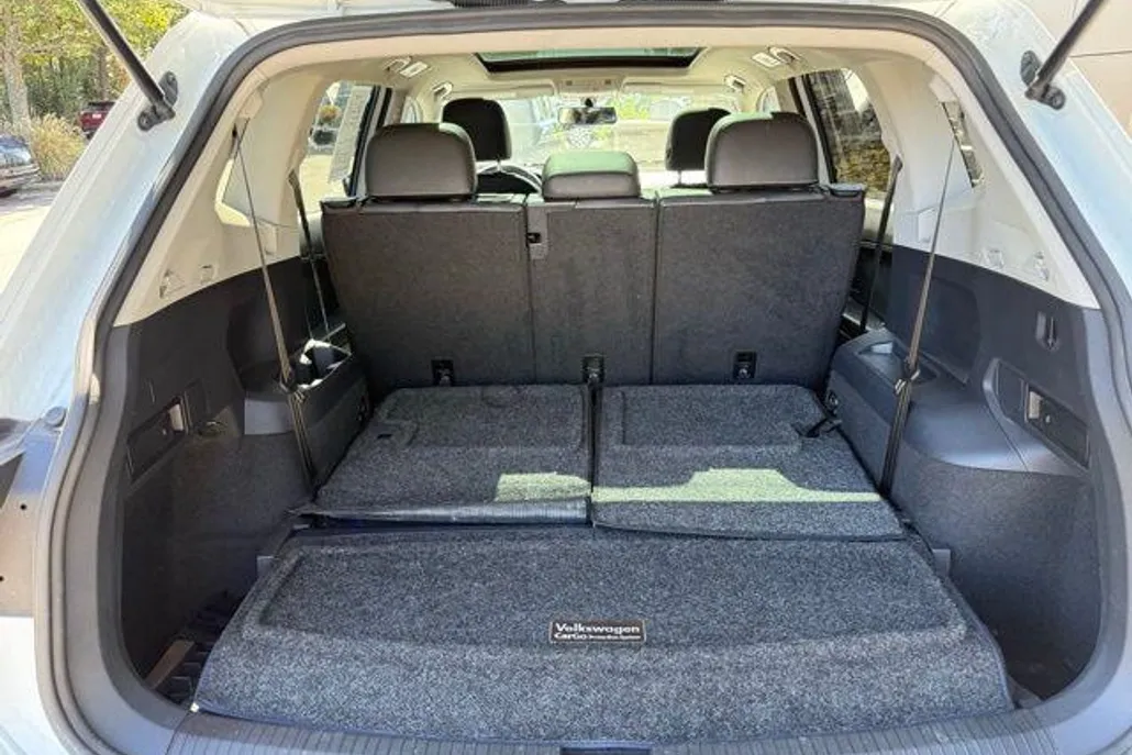 2021 Volkswagen Tiguan SE photo 1