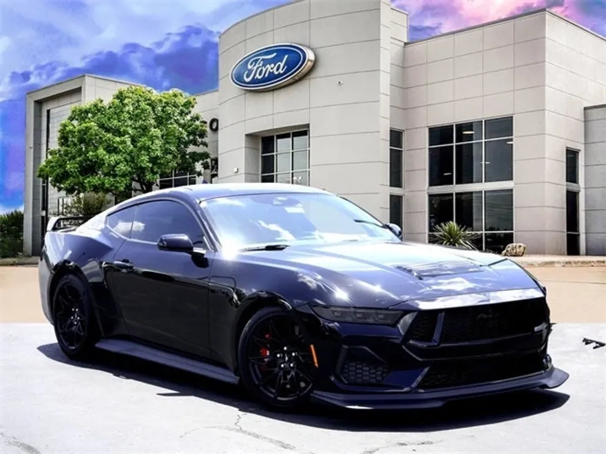 2025 Ford Mustang GT photo 1