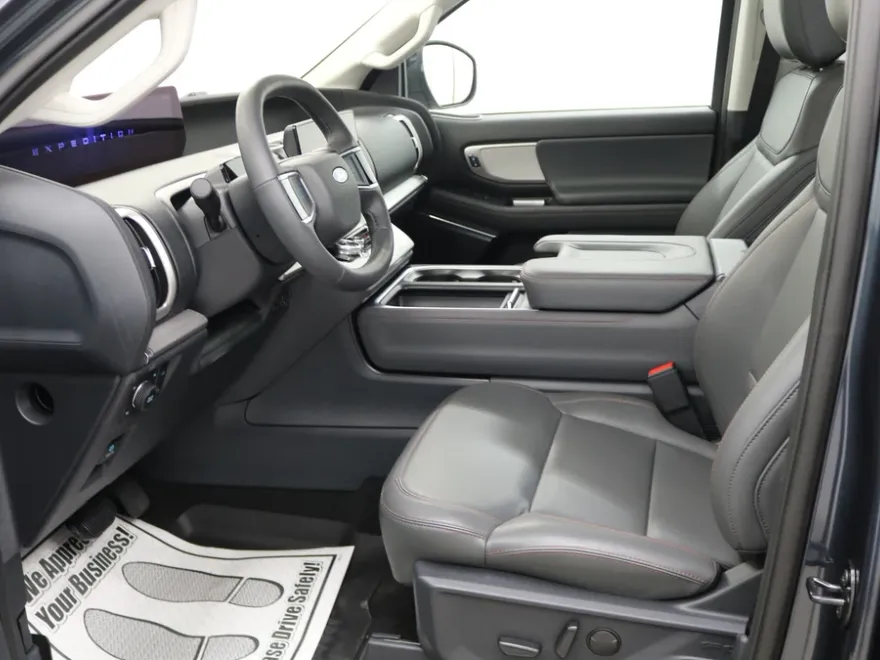 2025 Ford Expedition MAX photo 1