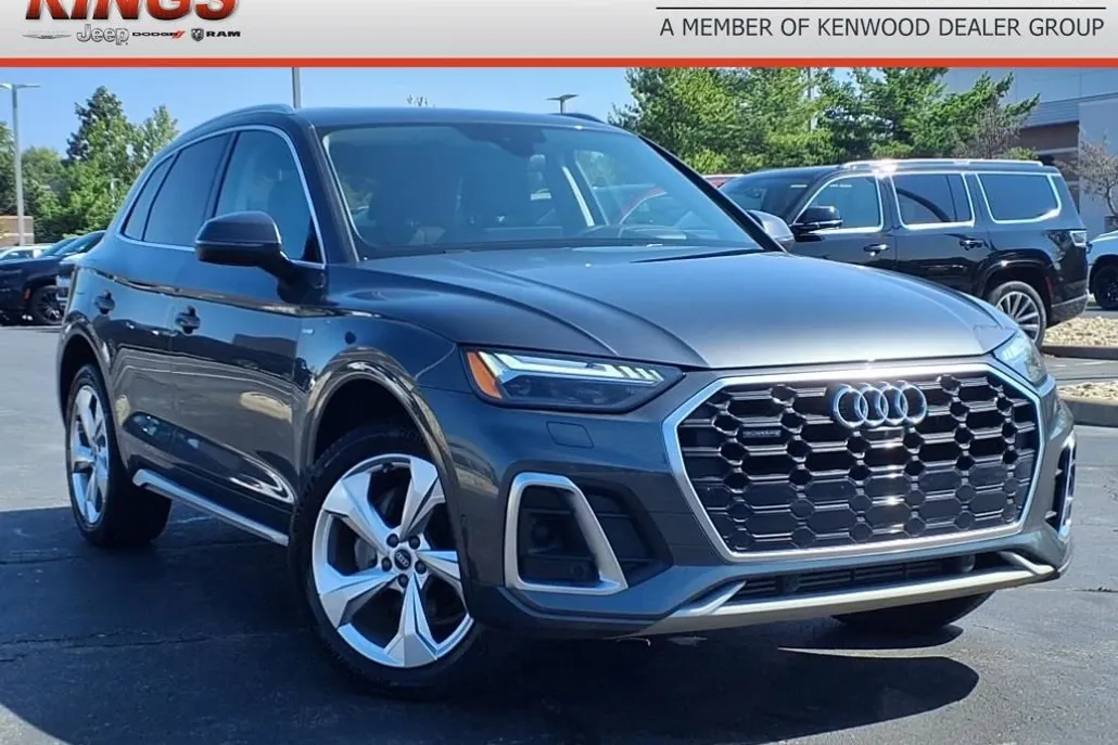 2022 Audi Q5 45 S line Prestige photo 1