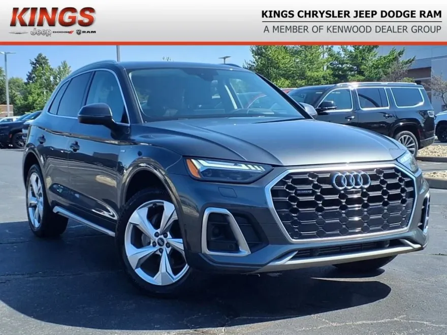 2022 Audi Q5 45 S line Prestige photo 1