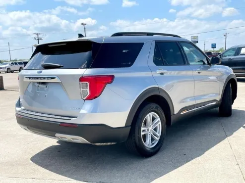 2024 Ford Explorer XLT photo 4