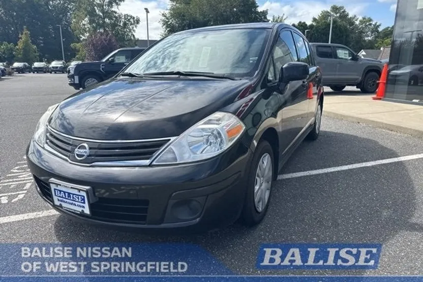 2012 Nissan Versa 1.8 S photo 1
