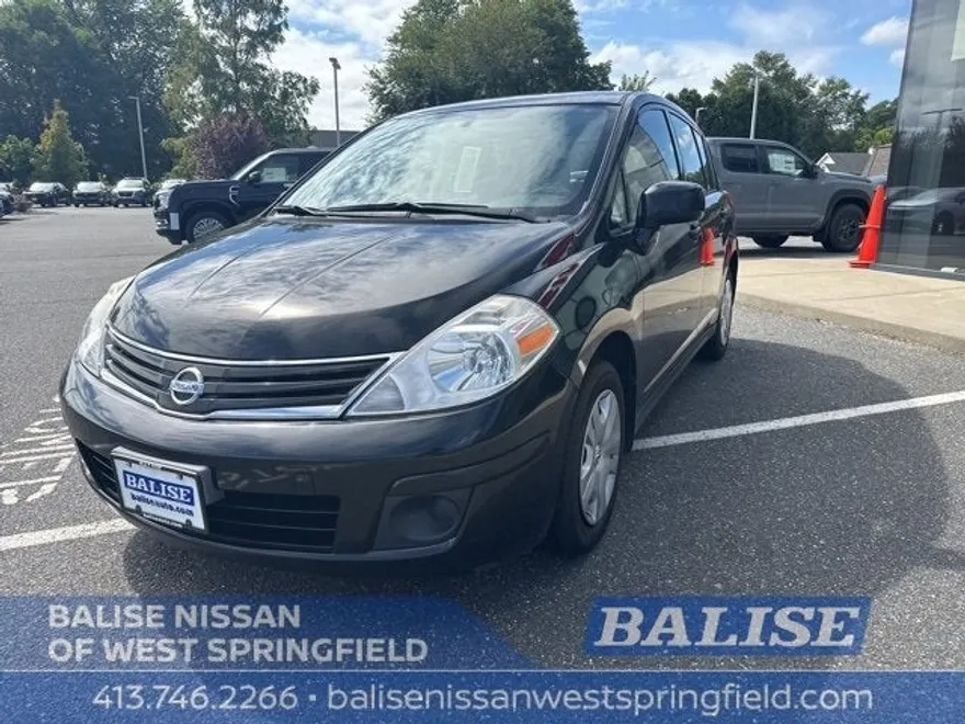 2012 Nissan Versa 1.8 S photo 1