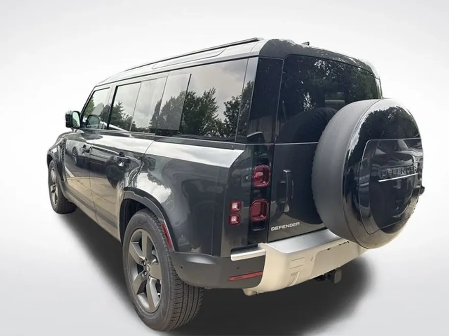 2025 Land Rover Defender 110 S photo 1