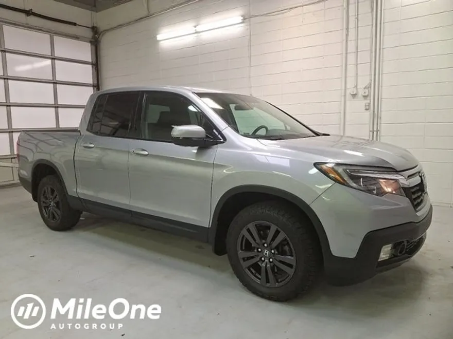 2019 Honda Ridgeline Sport photo 1