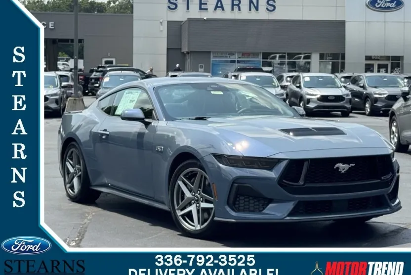 2025 Ford Mustang GT photo 1