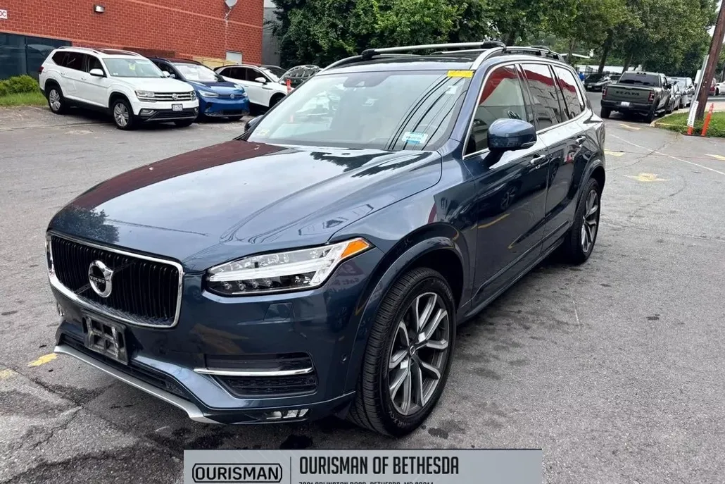 2019 Volvo XC90 T6 Momentum photo 1