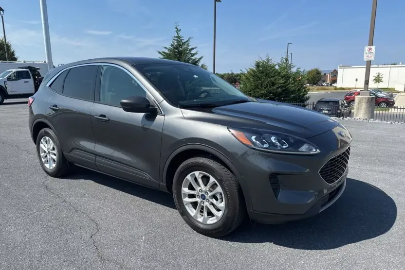 2020 Ford Escape SE photo 1