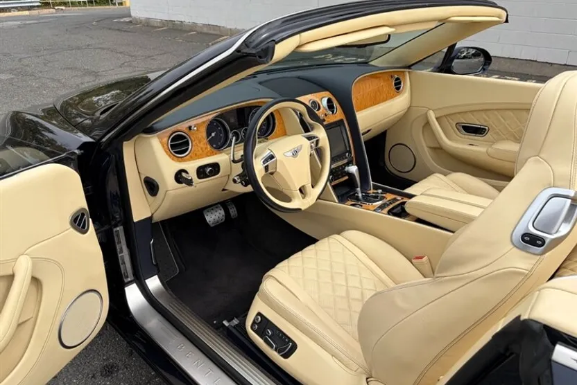 2017 Bentley Continental GT V8 photo 1