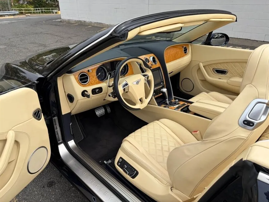 2017 Bentley Continental GT V8 photo 1
