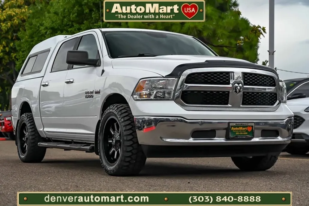 2017 Ram 1500 SLT photo 1