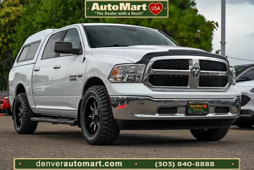 2017 Ram 1500 SLT photo 1