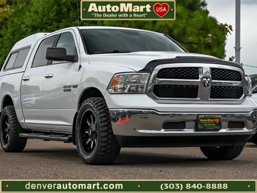 2017 Ram 1500 SLT photo 1