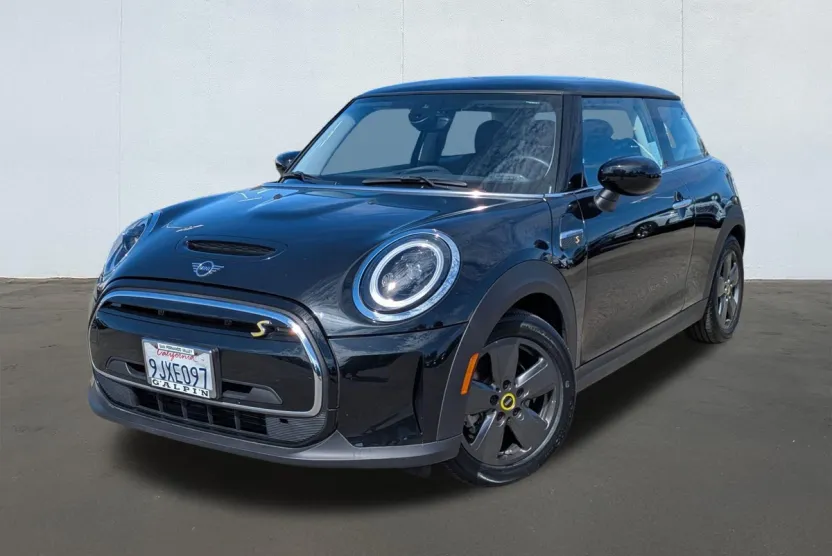 2024 Mini Cooper SE Hardtop photo 1